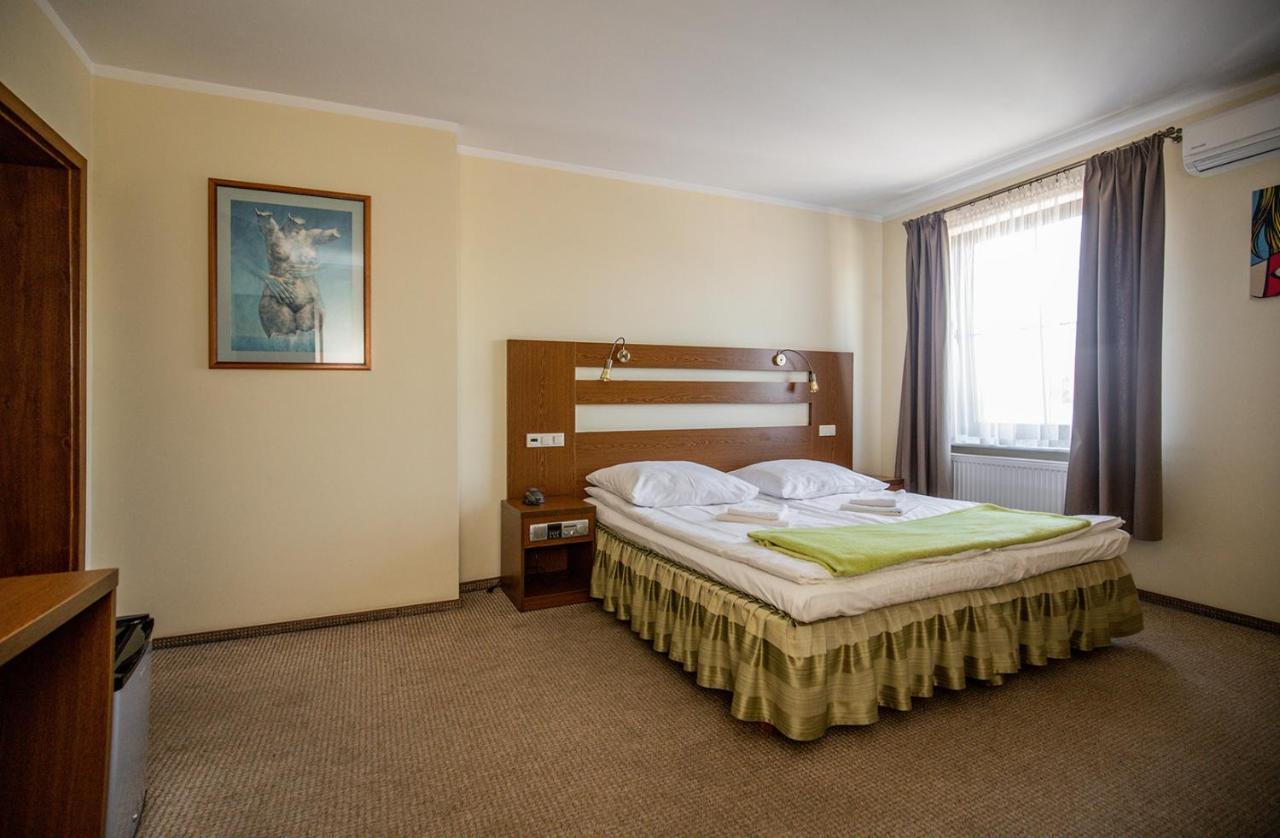 Pensjonat Rogatka Osieczna Extérieur photo
